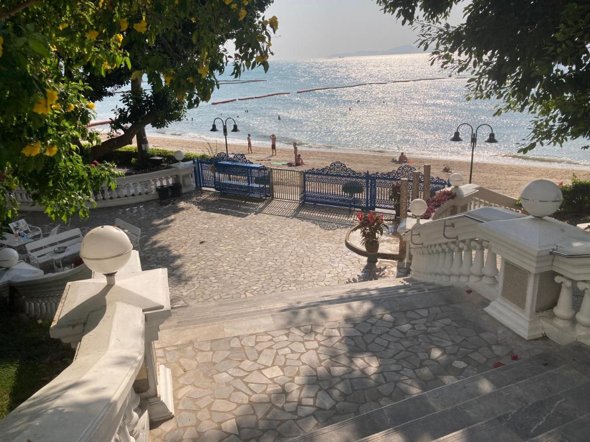 Sky Beach Beachfront Pattaya Exterior photo